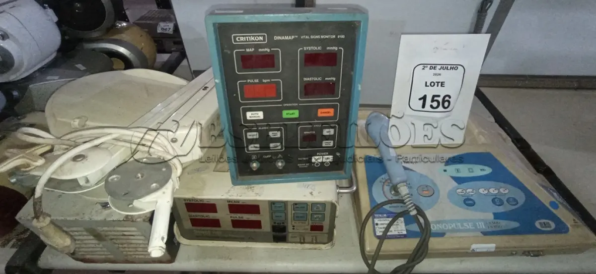 LOTE 156 - 01 MONITOR DE SINAIS VITAIS, 01 MONITOR DE PRESSÃO ARTERIAL, 01 APARELHO DE ULTRASSOM, 01 FONTE DE LUZ E 01 LUMINÁRIA LABORATORIAL. (NO ESTADO) ATENÇÃO! FAZER A VISITAÇÃO ANTES DE ARREMATAR, NÃO SABEMOS SE FUNCIONA, LEILÃO NÃO TEM GARANTIA E NEM DEVOLUÇÃO, SUJEITO A POSSÍVEIS AVARIAS VISÍVEIS/OCULTAS E/OU AUSÊNCIA DE COMPONENTES.