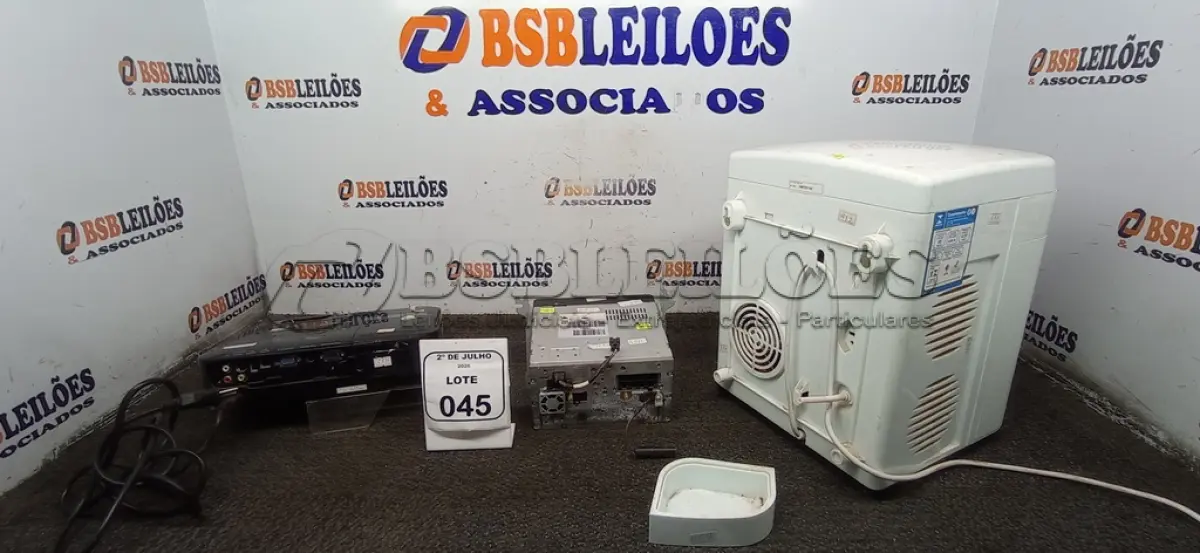 LOTE 045 - 01 PROJETOR MARCA EPSON, 01 PURIFICADOR DE ÁGUA MARCA IBBL E 01 APARELHO MULTIMIDIA AUTOMOTIVO MARCA CASKA. (NO ESTADO) ATENÇÃO! FAZER A VISITAÇÃO ANTES DE ARREMATAR, NÃO SABEMOS SE FUNCIONA, LEILÃO NÃO TEM GARANTIA E NEM DEVOLUÇÃO, SUJEITO A POSSÍVEIS AVARIAS VISÍVEIS/OCULTAS E/OU AUSÊNCIA DE COMPONENTES.