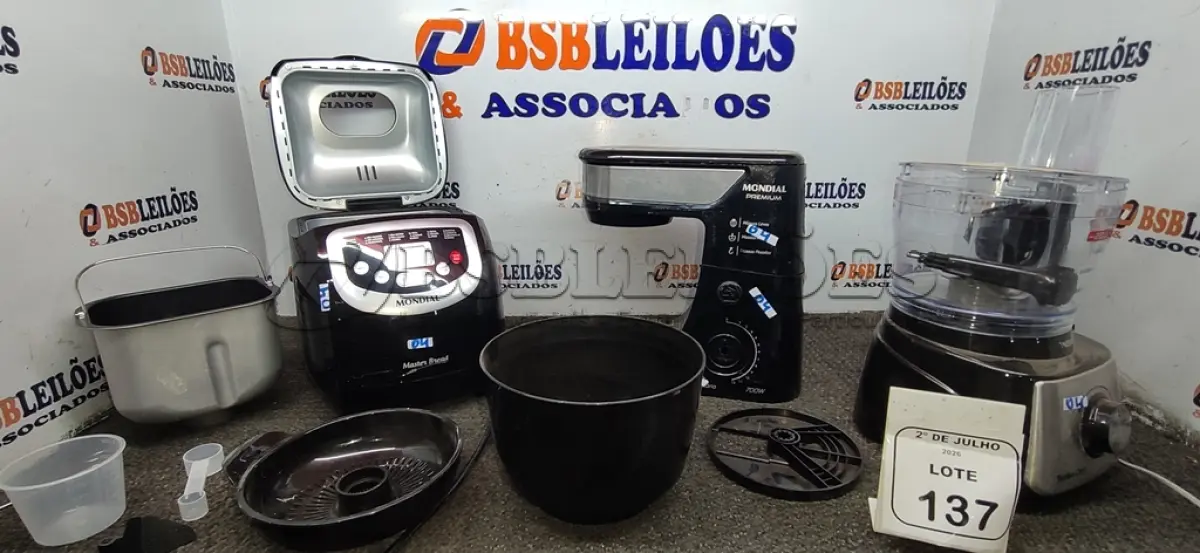 LOTE 137 - 01 PANIFICADORA, 01 MULTIPROCESSADOR E 01 BATEDEIRA PLANETÁRIA MARCA MONDIAL. (NO ESTADO) ATENÇÃO! FAZER A VISITAÇÃO ANTES DE ARREMATAR, NÃO SABEMOS SE FUNCIONA, LEILÃO NÃO TEM GARANTIA E NEM DEVOLUÇÃO, SUJEITO A POSSÍVEIS AVARIAS VISÍVEIS/OCULTAS E/OU AUSÊNCIA DE COMPONENTES.