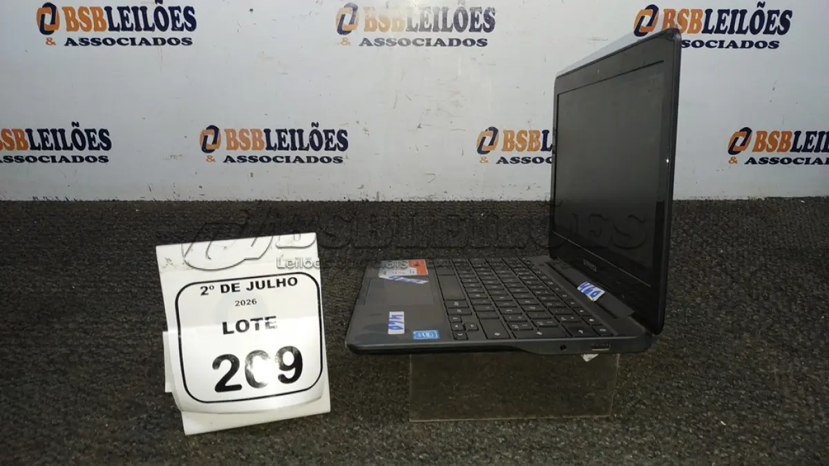 LOTE 209 - 01 CROMEBOOK LINHA CONNECT MEMÓRIA 2GB, 16GB E.MMC TELA DE 11.6’’ MARCA SAMSUNG SEM FONTE. (NO ESTADO) ATENÇÃO! FAZER A VISITAÇÃO ANTES DE ARREMATAR, NÃO SABEMOS SE FUNCIONA, LEILÃO NÃO TEM GARANTIA E NEM DEVOLUÇÃO, SUJEITO A POSSÍVEIS AVARIAS VISÍVEIS/OCULTAS E/OU AUSÊNCIA DE COMPONENTES.