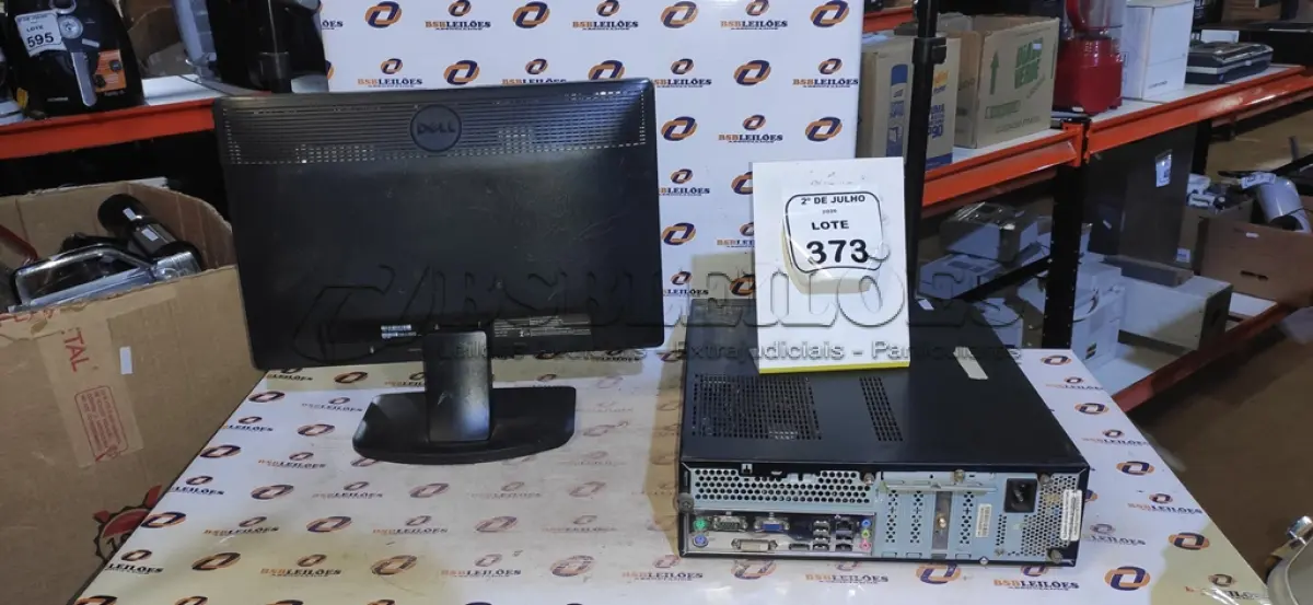 LOTE 373 - 01 CPU N3 E 01 MONITOR MARCA DELL. (NO ESTADO) ATENÇÃO! FAZER A VISITAÇÃO ANTES DE ARREMATAR, NÃO SABEMOS SE FUNCIONA, LEILÃO NÃO TEM GARANTIA E NEM DEVOLUÇÃO, SUJEITO A POSSÍVEIS AVARIAS VISÍVEIS/OCULTAS E/OU AUSÊNCIA DE COMPONENTES.