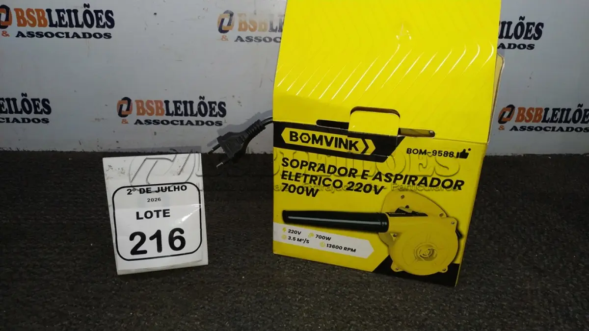 LOTE 216 - 01 SOPRADOR E ASPIRADOR 220V 700W MARCA BOMVINK. (NO ESTADO) ATENÇÃO! FAZER A VISITAÇÃO ANTES DE ARREMATAR, NÃO SABEMOS SE FUNCIONA, LEILÃO NÃO TEM GARANTIA E NEM DEVOLUÇÃO, SUJEITO A POSSÍVEIS AVARIAS VISÍVEIS/OCULTAS E/OU AUSÊNCIA DE COMPONENTES.