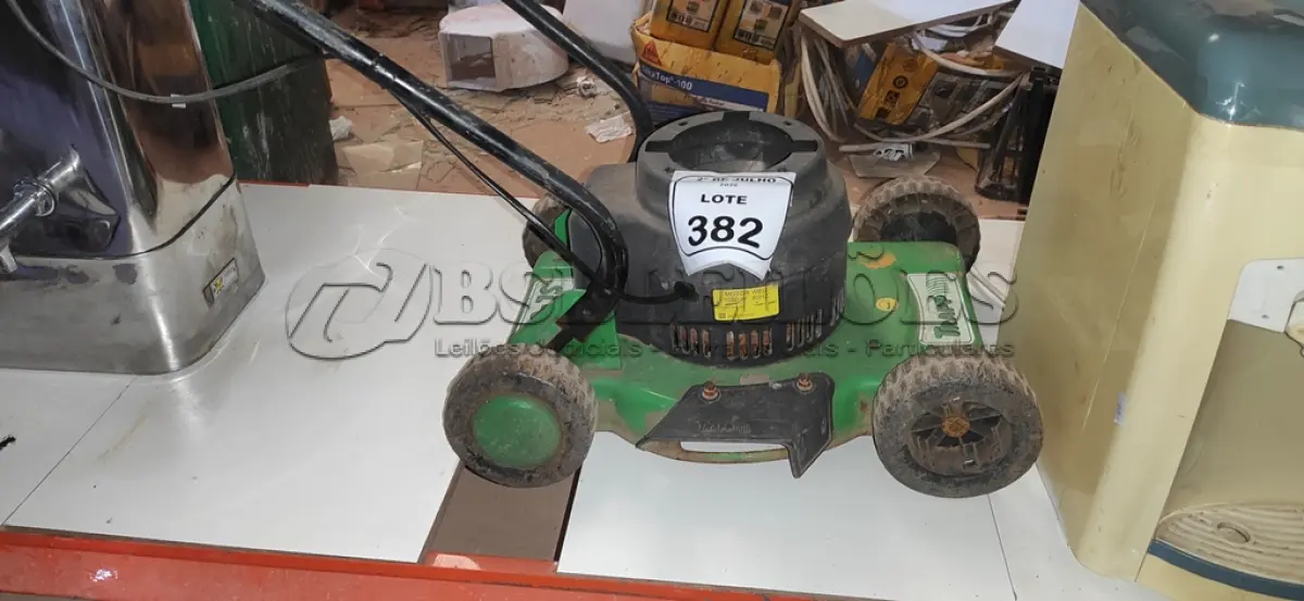 LOTE 382 - 01 MÁQUINA DE CORTAR GRAMA MODELO SL 300-TMARCA TRAPP. (NO ESTADO) ATENÇÃO! FAZER A VISITAÇÃO ANTES DE ARREMATAR, NÃO SABEMOS SE FUNCIONA, LEILÃO NÃO TEM GARANTIA E NEM DEVOLUÇÃO, SUJEITO A POSSÍVEIS AVARIAS VISÍVEIS/OCULTAS E/OU AUSÊNCIA DE COMPONENTES.