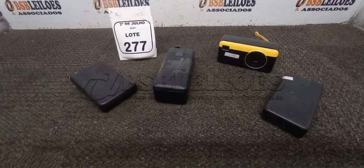 LOTE 277 - 04 POWER BANK DE MARCAS DIVERSAS. (NO ESTADO) ATENÇÃO! FAZER A VISITAÇÃO ANTES DE ARREMATAR, NÃO SABEMOS SE FUNCIONA, LEILÃO NÃO TEM GARANTIA E NEM DEVOLUÇÃO, SUJEITO A POSSÍVEIS AVARIAS VISÍVEIS/OCULTAS E/OU AUSÊNCIA DE COMPONENTES.
