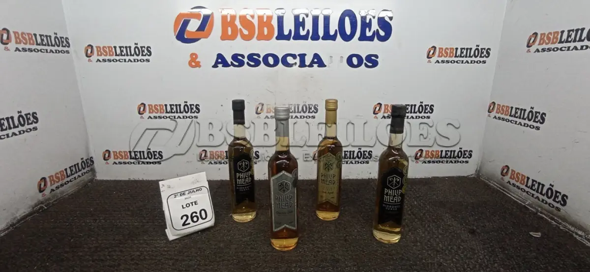LOTE 260 - 04 GARRAFAS DE HIDROMEL DE 500ML DE SABORES DIVERSOS MARCA PHILIP MEAD. (NO ESTADO) ATENÇÃO! FAZER A VISITAÇÃO ANTES DE ARREMATAR, NÃO SABEMOS SE FUNCIONA, LEILÃO NÃO TEM GARANTIA E NEM DEVOLUÇÃO, SUJEITO A POSSÍVEIS AVARIAS VISÍVEIS/OCULTAS E/OU AUSÊNCIA DE COMPONENTES.