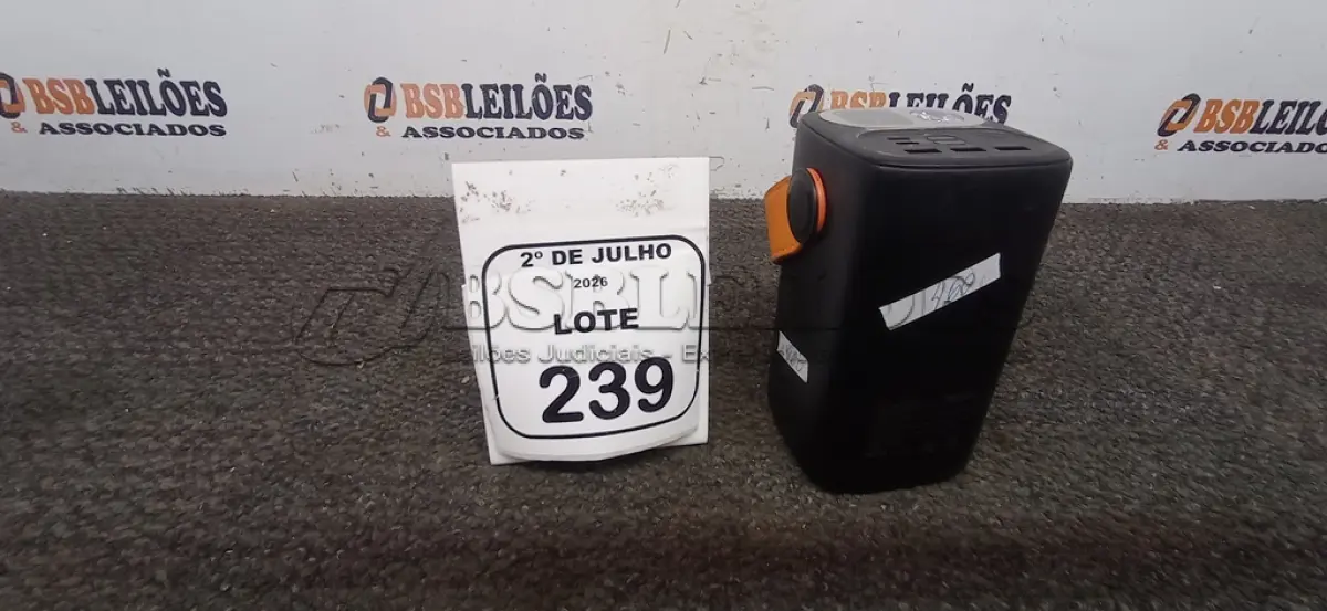 LOTE 239 - 01 POWER BANK DE 100W MARCA PEINING. (NO ESTADO) ATENÇÃO! FAZER A VISITAÇÃO ANTES DE ARREMATAR, NÃO SABEMOS SE FUNCIONA, LEILÃO NÃO TEM GARANTIA E NEM DEVOLUÇÃO, SUJEITO A POSSÍVEIS AVARIAS VISÍVEIS/OCULTAS E/OU AUSÊNCIA DE COMPONENTES.