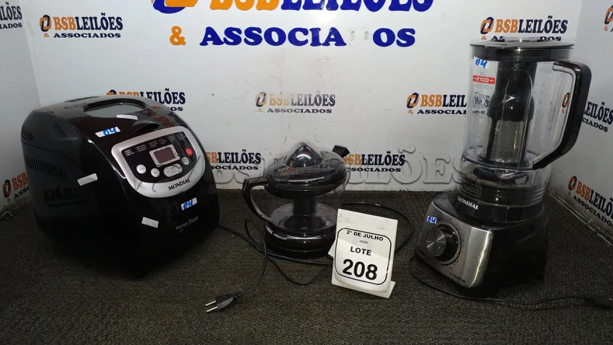 LOTE 208 - 01 PANIFICADORA, 01 ESPREMEDOR DE FRUTAS E 01 LIQUIDIFICADOR MARCA MONDIAL. (NO ESTADO) ATENÇÃO! FAZER A VISITAÇÃO ANTES DE ARREMATAR, NÃO SABEMOS SE FUNCIONA, LEILÃO NÃO TEM GARANTIA E NEM DEVOLUÇÃO, SUJEITO A POSSÍVEIS AVARIAS VISÍVEIS/OCULTAS E/OU AUSÊNCIA DE COMPONENTES.
