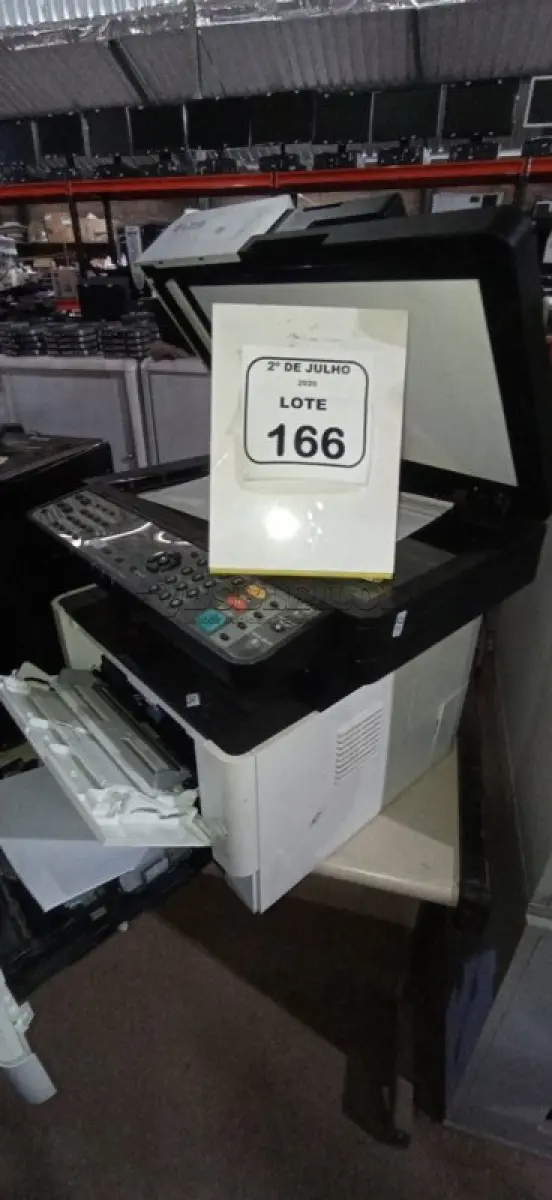 LOTE 166 - 01 IMPRESSORA MULTIFUNCIONAL MODELO ECOSYS M2040DN/L MARCA KYOCERA. (NO ESTADO) ATENÇÃO! FAZER A VISITAÇÃO ANTES DE ARREMATAR, NÃO SABEMOS SE FUNCIONA, LEILÃO NÃO TEM GARANTIA E NEM DEVOLUÇÃO, SUJEITO A POSSÍVEIS AVARIAS VISÍVEIS/OCULTAS E/OU AUSÊNCIA DE COMPONENTES.