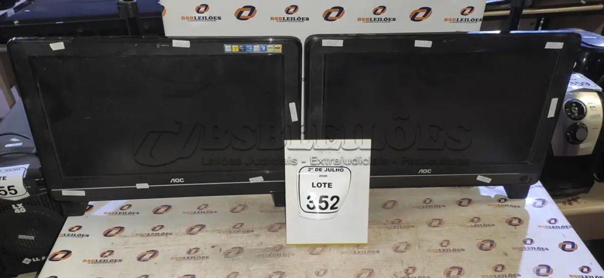 LOTE 352 - 02 ALL IN ONE MARCA AOC. (NO ESTADO) ATENÇÃO! FAZER A VISITAÇÃO ANTES DE ARREMATAR, NÃO SABEMOS SE FUNCIONA, LEILÃO NÃO TEM GARANTIA E NEM DEVOLUÇÃO, SUJEITO A POSSÍVEIS AVARIAS VISÍVEIS/OCULTAS E/OU AUSÊNCIA DE COMPONENTES.