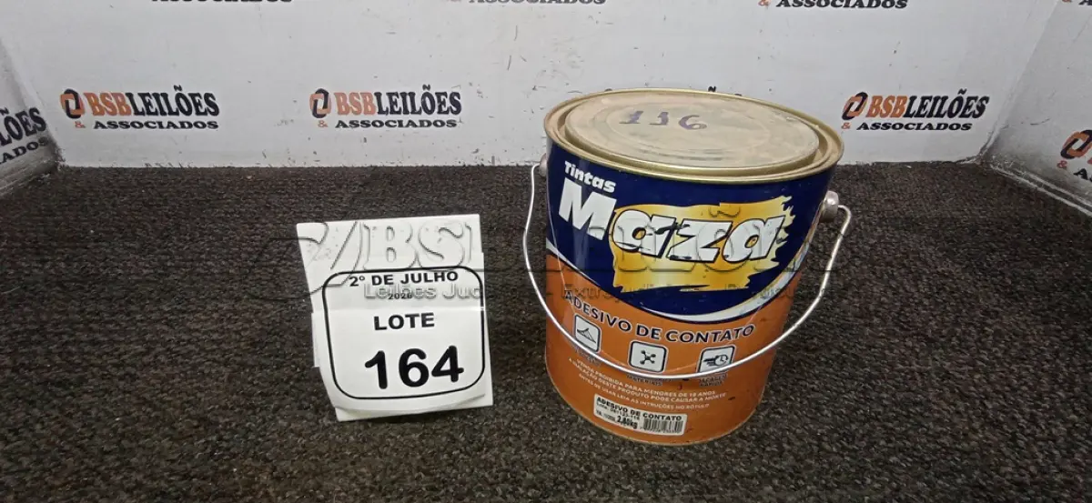 LOTE 164 - 01 LATA DE ADESIVO DE CONTATO 2,80KG MARCA MAZA. (NO ESTADO) ATENÇÃO! FAZER A VISITAÇÃO ANTES DE ARREMATAR, NÃO SABEMOS SE FUNCIONA, LEILÃO NÃO TEM GARANTIA E NEM DEVOLUÇÃO, SUJEITO A POSSÍVEIS AVARIAS VISÍVEIS/OCULTAS E/OU AUSÊNCIA DE COMPONENTES.
