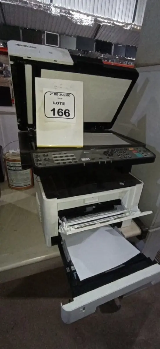 LOTE 166 - 01 IMPRESSORA MULTIFUNCIONAL MODELO ECOSYS M2040DN/L MARCA KYOCERA. (NO ESTADO) ATENÇÃO! FAZER A VISITAÇÃO ANTES DE ARREMATAR, NÃO SABEMOS SE FUNCIONA, LEILÃO NÃO TEM GARANTIA E NEM DEVOLUÇÃO, SUJEITO A POSSÍVEIS AVARIAS VISÍVEIS/OCULTAS E/OU AUSÊNCIA DE COMPONENTES.