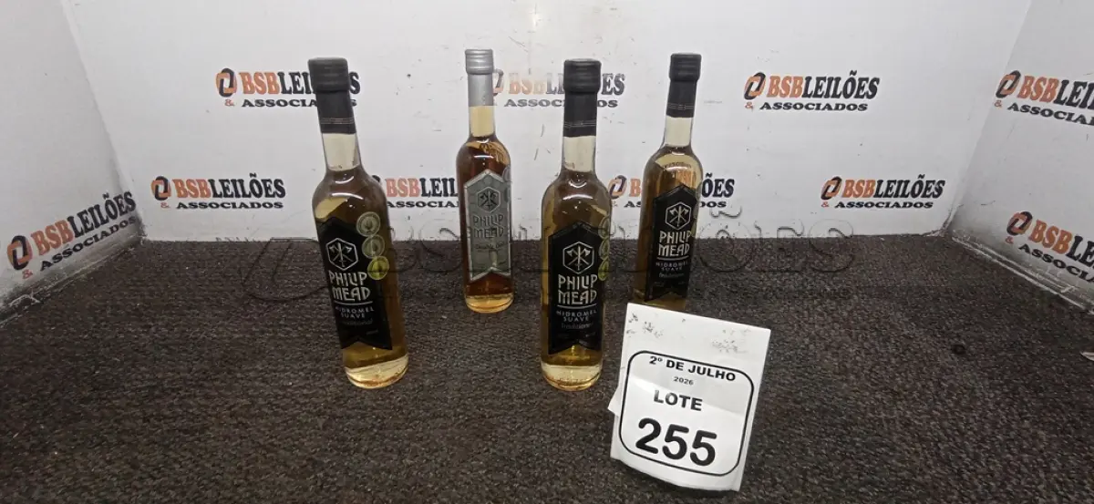 LOTE 255 - 04 GARRAFAS DE HIDROMEL DE 500ML DE SABORES DIVERSOS MARCA PHILIP MEAD. (NO ESTADO) ATENÇÃO! FAZER A VISITAÇÃO ANTES DE ARREMATAR, NÃO SABEMOS SE FUNCIONA, LEILÃO NÃO TEM GARANTIA E NEM DEVOLUÇÃO, SUJEITO A POSSÍVEIS AVARIAS VISÍVEIS/OCULTAS E/OU AUSÊNCIA DE COMPONENTES.