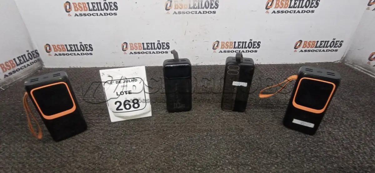 LOTE 268 - 04 POWER BANK DE MARCAS DIVERSAS. (NO ESTADO) ATENÇÃO! FAZER A VISITAÇÃO ANTES DE ARREMATAR, NÃO SABEMOS SE FUNCIONA, LEILÃO NÃO TEM GARANTIA E NEM DEVOLUÇÃO, SUJEITO A POSSÍVEIS AVARIAS VISÍVEIS/OCULTAS E/OU AUSÊNCIA DE COMPONENTES.