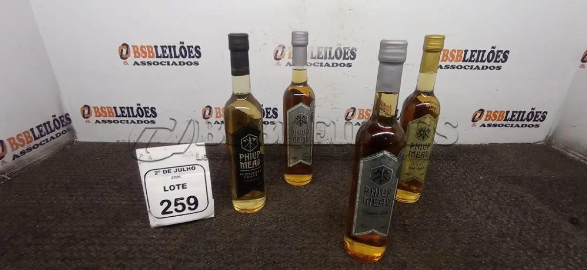 LOTE 259 - 04 GARRAFAS DE HIDROMEL DE 500ML DE SABORES DIVERSOS MARCA PHILIP MEAD. (NO ESTADO) ATENÇÃO! FAZER A VISITAÇÃO ANTES DE ARREMATAR, NÃO SABEMOS SE FUNCIONA, LEILÃO NÃO TEM GARANTIA E NEM DEVOLUÇÃO, SUJEITO A POSSÍVEIS AVARIAS VISÍVEIS/OCULTAS E/OU AUSÊNCIA DE COMPONENTES.