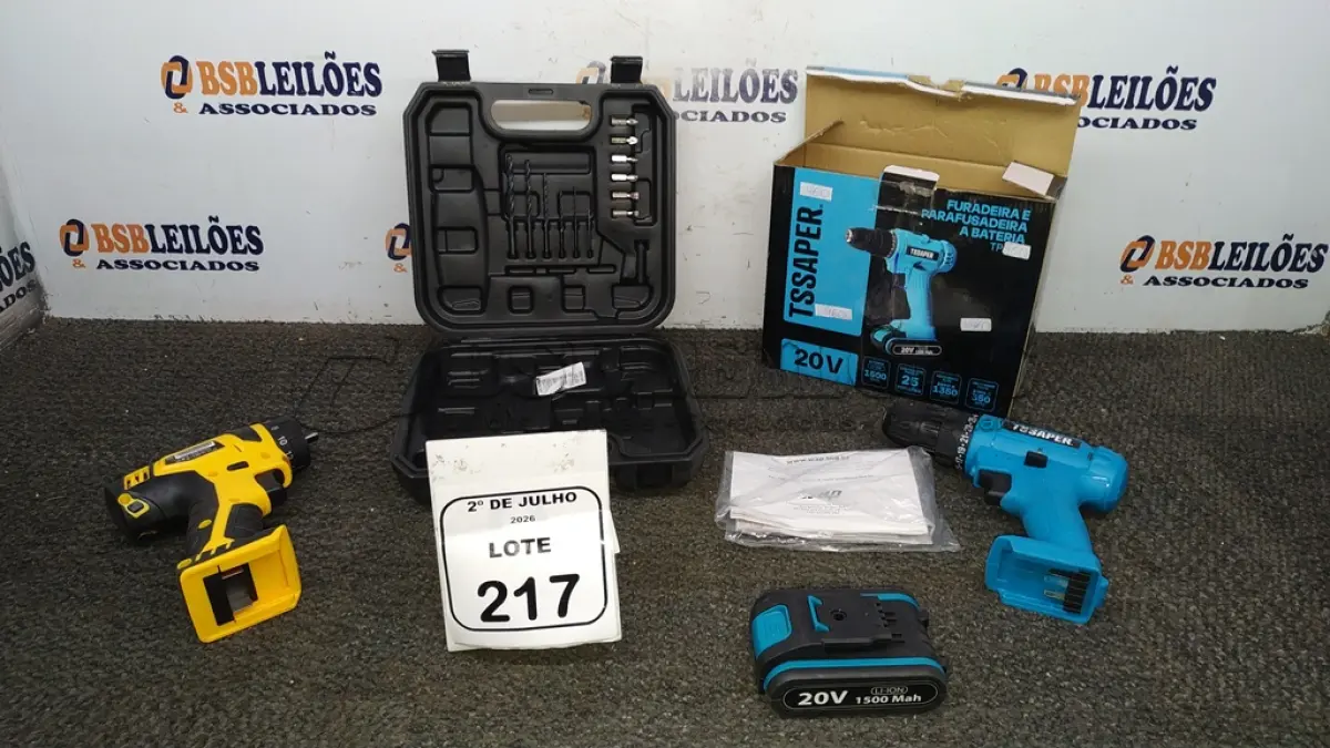 LOTE 217 - 01 FURADEIRA 220V MARCA TSSAPER E 01 PARAFUSADEIRA INCOMPLETO COM JOGO DE BITS E CASE MARCA WAP. (NO ESTADO) ATENÇÃO! FAZER A VISITAÇÃO ANTES DE ARREMATAR, NÃO SABEMOS SE FUNCIONA, LEILÃO NÃO TEM GARANTIA E NEM DEVOLUÇÃO, SUJEITO A POSSÍVEIS AVARIAS VISÍVEIS/OCULTAS E/OU AUSÊNCIA DE COMPONENTES.