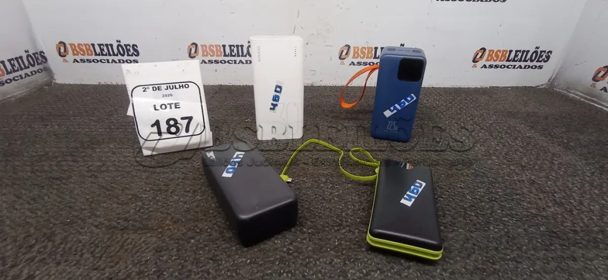 LOTE 187 - 04 POWER BANK DE MARCAS DIVERSAS. (NO ESTADO) ATENÇÃO! FAZER A VISITAÇÃO ANTES DE ARREMATAR, NÃO SABEMOS SE FUNCIONA, LEILÃO NÃO TEM GARANTIA E NEM DEVOLUÇÃO, SUJEITO A POSSÍVEIS AVARIAS VISÍVEIS/OCULTAS E/OU AUSÊNCIA DE COMPONENTES.