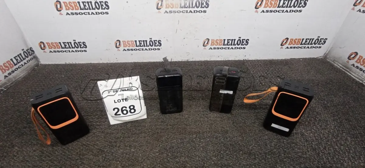 LOTE 268 - 04 POWER BANK DE MARCAS DIVERSAS. (NO ESTADO) ATENÇÃO! FAZER A VISITAÇÃO ANTES DE ARREMATAR, NÃO SABEMOS SE FUNCIONA, LEILÃO NÃO TEM GARANTIA E NEM DEVOLUÇÃO, SUJEITO A POSSÍVEIS AVARIAS VISÍVEIS/OCULTAS E/OU AUSÊNCIA DE COMPONENTES.
