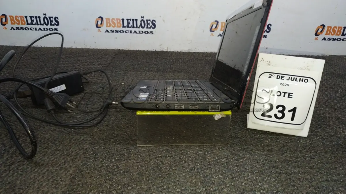 LOTE 231 - 01 NOTEBOOK MODELO IDEAPAD S10-3 MARCA LENOVO COM FONTE. (NO ESTADO) ATENÇÃO! FAZER A VISITAÇÃO ANTES DE ARREMATAR, NÃO SABEMOS SE FUNCIONA, LEILÃO NÃO TEM GARANTIA E NEM DEVOLUÇÃO, SUJEITO A POSSÍVEIS AVARIAS VISÍVEIS/OCULTAS E/OU AUSÊNCIA DE COMPONENTES.