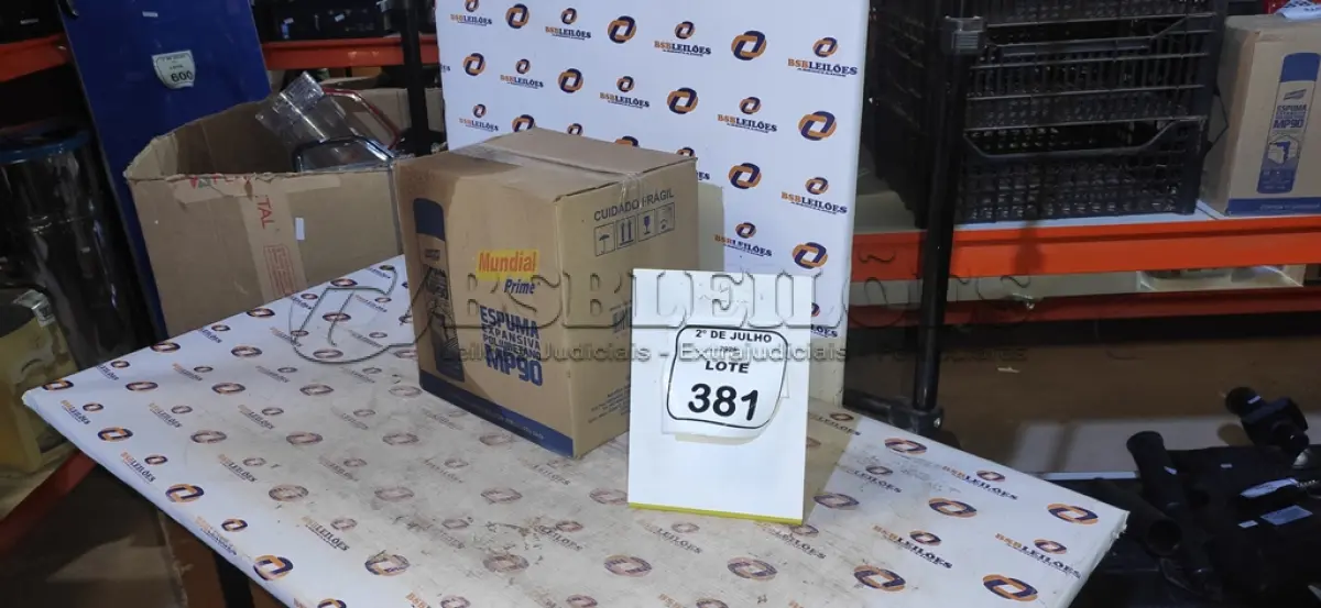 LOTE 381 - 12 LATAS DE ESPUMA EXPANSIVA DE POLIURETANO MP90 DE 500ML CADA MARCA MUNDIAL PRIME. (NO ESTADO) ATENÇÃO! FAZER A VISITAÇÃO ANTES DE ARREMATAR, NÃO SABEMOS SE FUNCIONA, LEILÃO NÃO TEM GARANTIA E NEM DEVOLUÇÃO, SUJEITO A POSSÍVEIS AVARIAS VISÍVEIS/OCULTAS E/OU AUSÊNCIA DE COMPONENTES.