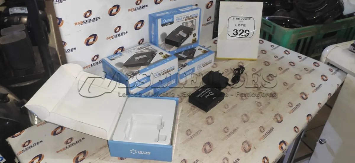 LOTE 329 - 05 ADAPTADORES CONVERSOR VGA PARA HDMI MARCA LOTUS. (NO ESTADO) ATENÇÃO! FAZER A VISITAÇÃO ANTES DE ARREMATAR, NÃO SABEMOS SE FUNCIONA, LEILÃO NÃO TEM GARANTIA E NEM DEVOLUÇÃO, SUJEITO A POSSÍVEIS AVARIAS VISÍVEIS/OCULTAS E/OU AUSÊNCIA DE COMPONENTES.
