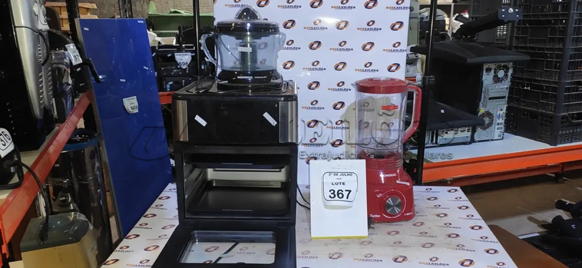 LOTE 367 - 01 AIR FRYER/FORNO 12L 220V MARCA MONDIAL 01 ESPREMEDOR DE FRUTAS E 01 LIQUIDIFICADOR MARCA MONDIAL. (NO ESTADO) ATENÇÃO! FAZER A VISITAÇÃO ANTES DE ARREMATAR, NÃO SABEMOS SE FUNCIONA, LEILÃO NÃO TEM GARANTIA E NEM DEVOLUÇÃO, SUJEITO A POSSÍVEIS AVARIAS VISÍVEIS/OCULTAS E/OU AUSÊNCIA DE COMPONENTES.