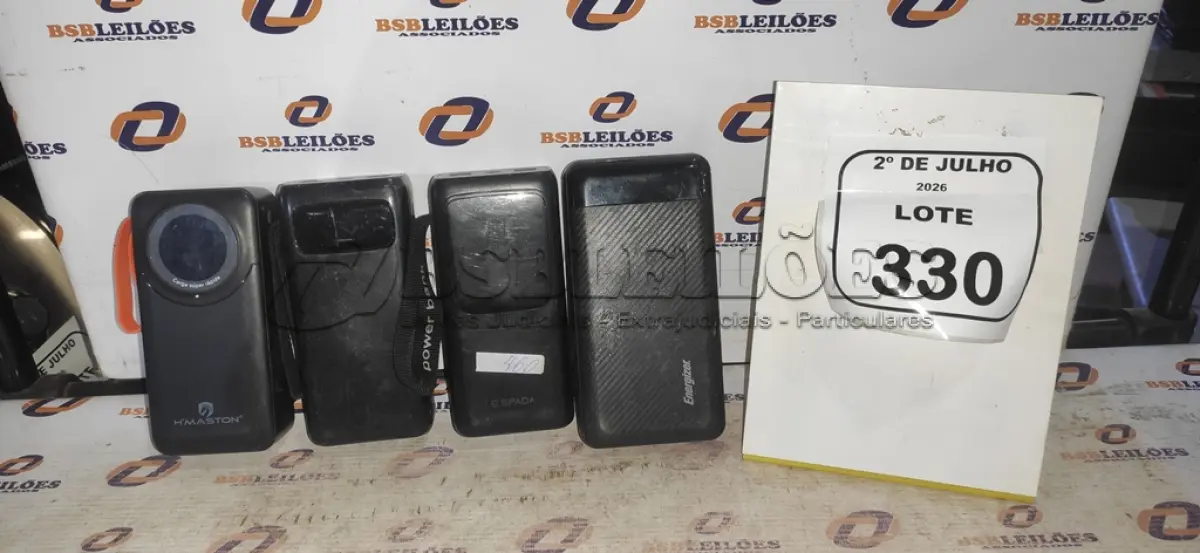 LOTE 330 - 04 POWER BANK DE MARCAS DIVERSAS. (NO ESTADO) ATENÇÃO! FAZER A VISITAÇÃO ANTES DE ARREMATAR, NÃO SABEMOS SE FUNCIONA, LEILÃO NÃO TEM GARANTIA E NEM DEVOLUÇÃO, SUJEITO A POSSÍVEIS AVARIAS VISÍVEIS/OCULTAS E/OU AUSÊNCIA DE COMPONENTES.