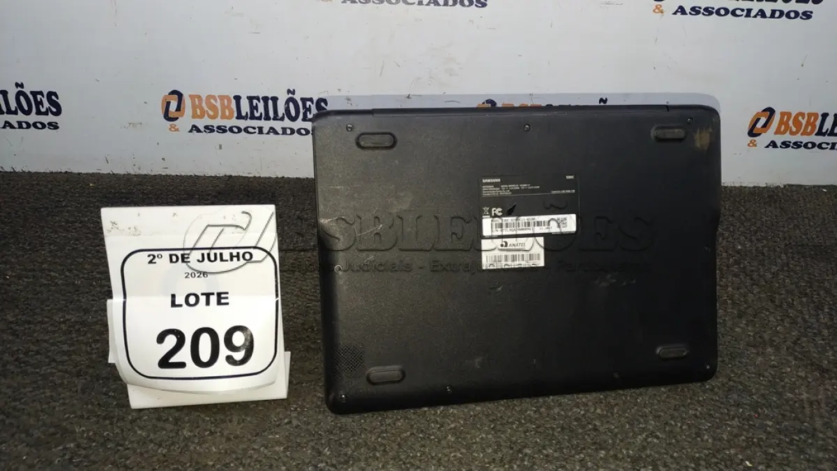 LOTE 209 - 01 CROMEBOOK LINHA CONNECT MEMÓRIA 2GB, 16GB E.MMC TELA DE 11.6’’ MARCA SAMSUNG SEM FONTE. (NO ESTADO) ATENÇÃO! FAZER A VISITAÇÃO ANTES DE ARREMATAR, NÃO SABEMOS SE FUNCIONA, LEILÃO NÃO TEM GARANTIA E NEM DEVOLUÇÃO, SUJEITO A POSSÍVEIS AVARIAS VISÍVEIS/OCULTAS E/OU AUSÊNCIA DE COMPONENTES.