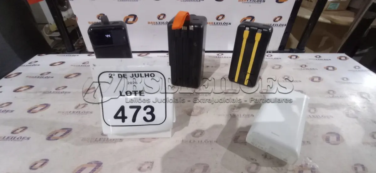 LOTE 473 - 04 POWER BANK DE MARCAS DIVERSAS. (NO ESTADO) ATENÇÃO! FAZER A VISITAÇÃO ANTES DE ARREMATAR, NÃO SABEMOS SE FUNCIONA, LEILÃO NÃO TEM GARANTIA E NEM DEVOLUÇÃO, SUJEITO A POSSÍVEIS AVARIAS VISÍVEIS/OCULTAS E/OU AUSÊNCIA DE COMPONENTES.
