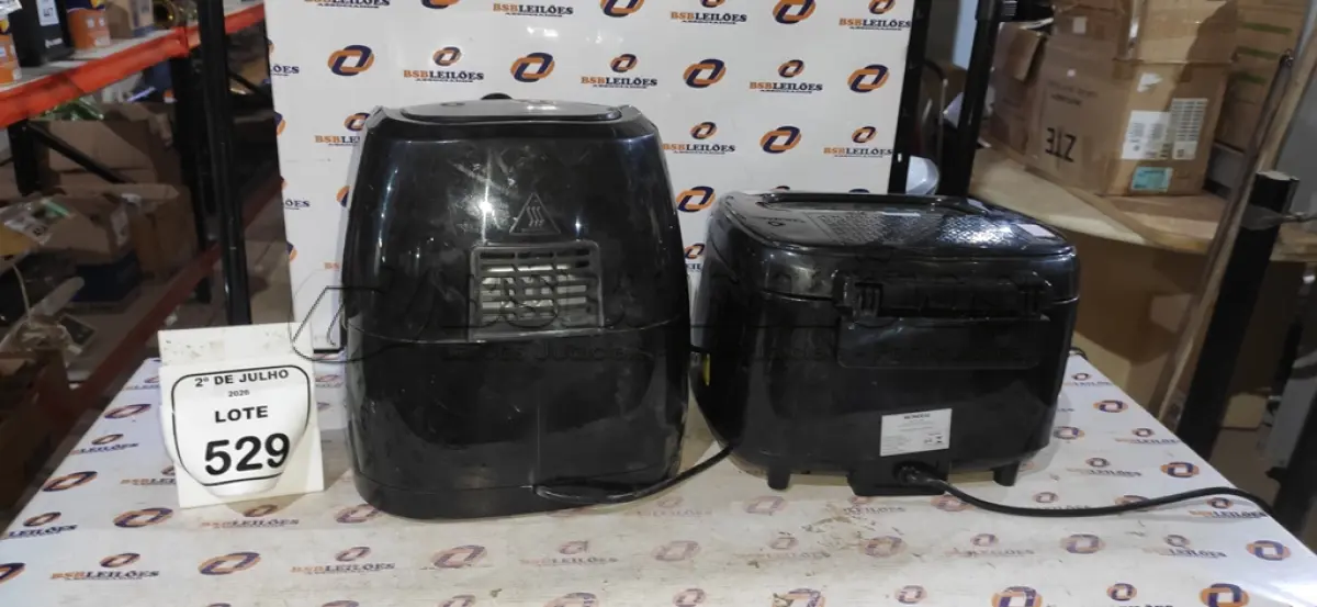 LOTE 529 - 01 FRITADEIRA ELÉTRICA E 01 AIR FEYER MARCA MONDIAL. (NO ESTADO) ATENÇÃO! FAZER A VISITAÇÃO ANTES DE ARREMATAR, NÃO SABEMOS SE FUNCIONA, LEILÃO NÃO TEM GARANTIA E NEM DEVOLUÇÃO, SUJEITO A POSSÍVEIS AVARIAS VISÍVEIS/OCULTAS E/OU AUSÊNCIA DE COMPONENTES.