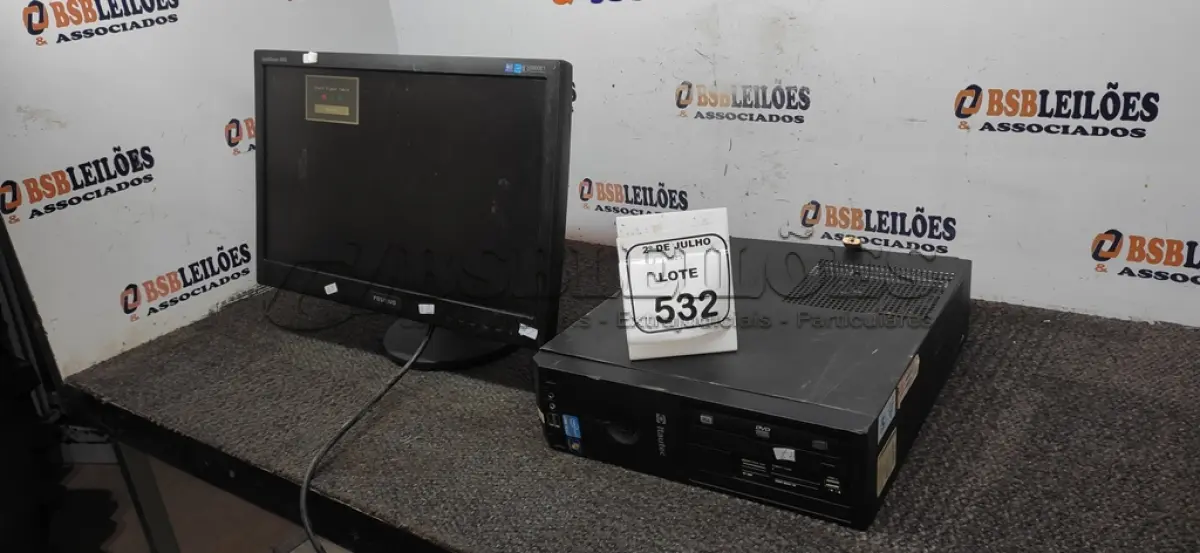 LOTE 532 - 01 MONITOR MARCA POSITIVO E 01 CPU MARCA ITAUTEC. (NO ESTADO) ATENÇÃO! FAZER A VISITAÇÃO ANTES DE ARREMATAR, NÃO SABEMOS SE FUNCIONA, LEILÃO NÃO TEM GARANTIA E NEM DEVOLUÇÃO, SUJEITO A POSSÍVEIS AVARIAS VISÍVEIS/OCULTAS E/OU AUSÊNCIA DE COMPONENTES.