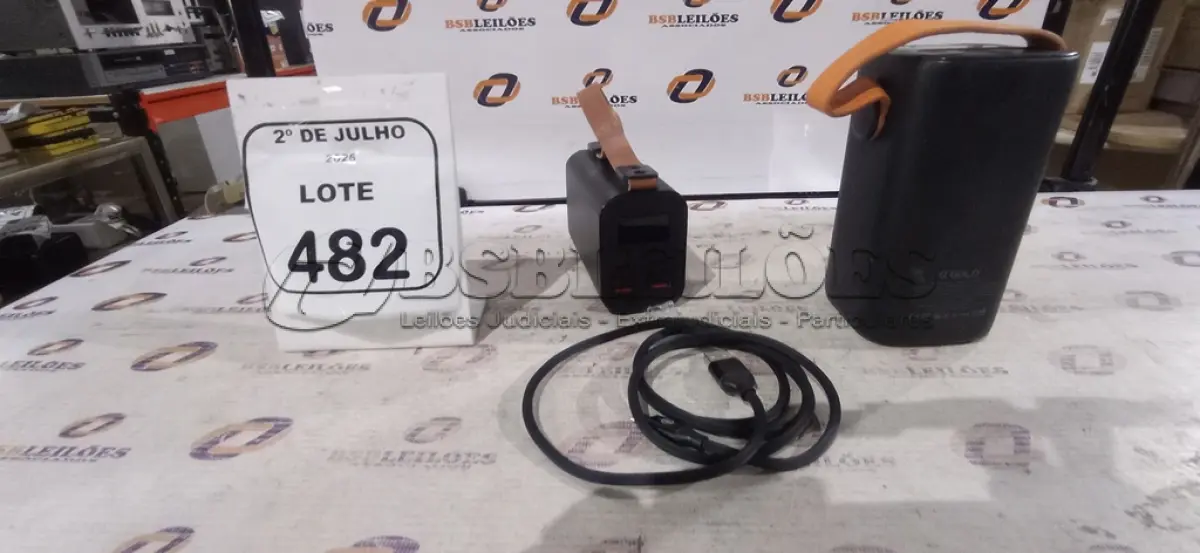 LOTE 482 - 02 POWER BANK. (NO ESTADO) ATENÇÃO! FAZER A VISITAÇÃO ANTES DE ARREMATAR, NÃO SABEMOS SE FUNCIONA, LEILÃO NÃO TEM GARANTIA E NEM DEVOLUÇÃO, SUJEITO A POSSÍVEIS AVARIAS VISÍVEIS/OCULTAS E/OU AUSÊNCIA DE COMPONENTES.