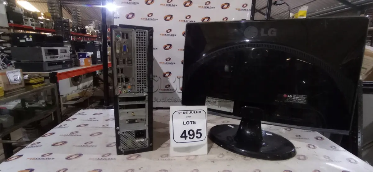LOTE 495 - 01 MONITOR MARCA LG E 01 CPU MARCA ITAUTEC. (NO ESTADO) ATENÇÃO! FAZER A VISITAÇÃO ANTES DE ARREMATAR, NÃO SABEMOS SE FUNCIONA, LEILÃO NÃO TEM GARANTIA E NEM DEVOLUÇÃO, SUJEITO A POSSÍVEIS AVARIAS VISÍVEIS/OCULTAS E/OU AUSÊNCIA DE COMPONENTES.