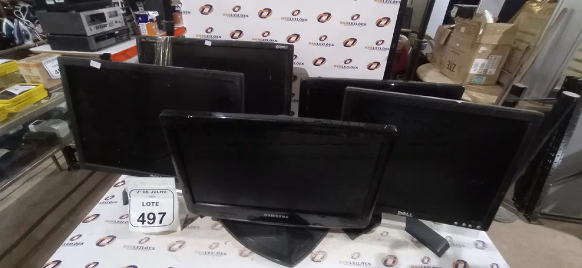 LOTE 497 - 05 MONITORES DE MARCAS E MODELOS DIVERSOS. (NO ESTADO) ATENÇÃO! FAZER A VISITAÇÃO ANTES DE ARREMATAR, NÃO SABEMOS SE FUNCIONA, LEILÃO NÃO TEM GARANTIA E NEM DEVOLUÇÃO, SUJEITO A POSSÍVEIS AVARIAS VISÍVEIS/OCULTAS E/OU AUSÊNCIA DE COMPONENTES.