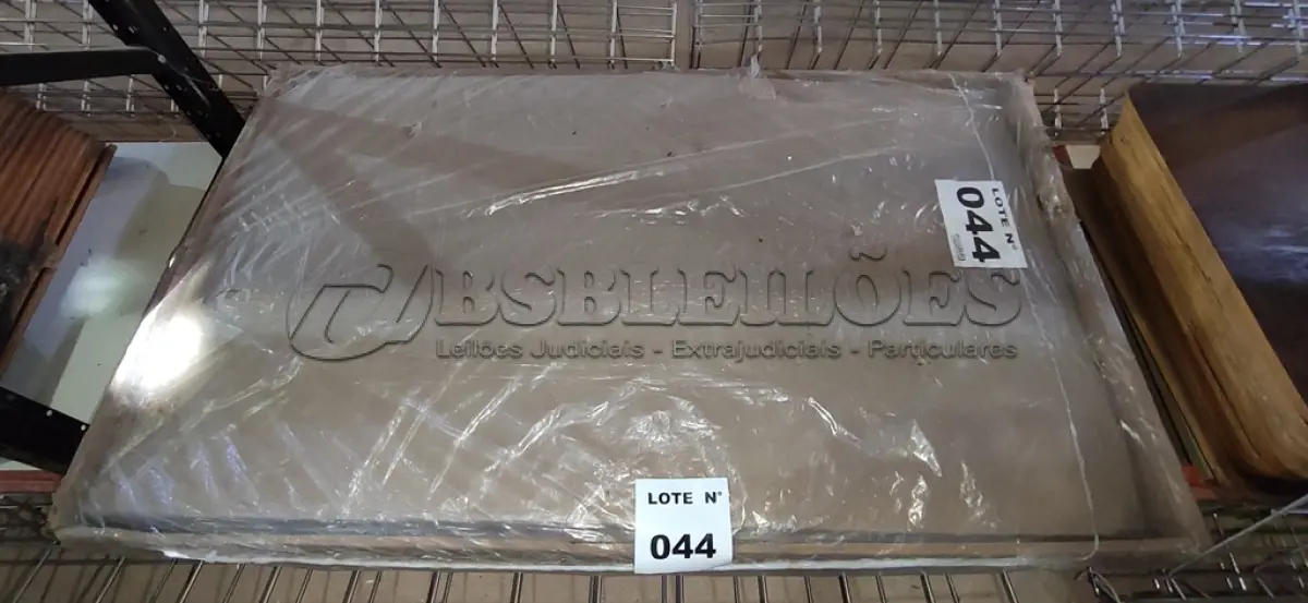 LOTE 044 - 01 PANELEIRO TORRE QUENTE COLORMAQ TITANIUM 40 PORTAS EM AÇO (NO ESTADO, NÃO SABEMOS SE FUNCIONA. LEILÃO NÃO TEM GARANTIA E NEM DEVOLUÇÃO, SUJEITO A POSSÍVEIS AVARIAS VISÍVEIS/OCULTAS E/OU AUSÊNCIA DE COMPONENTES)