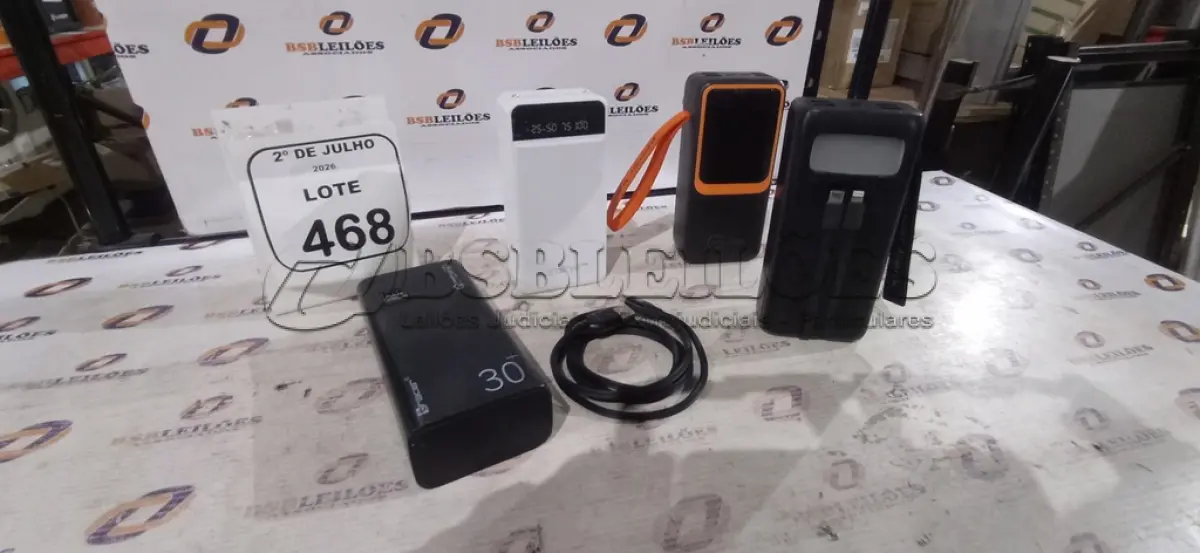 LOTE 468 - 04 POWER BANK DE MARCAS DIVERSAS. (NO ESTADO) ATENÇÃO! FAZER A VISITAÇÃO ANTES DE ARREMATAR, NÃO SABEMOS SE FUNCIONA, LEILÃO NÃO TEM GARANTIA E NEM DEVOLUÇÃO, SUJEITO A POSSÍVEIS AVARIAS VISÍVEIS/OCULTAS E/OU AUSÊNCIA DE COMPONENTES.