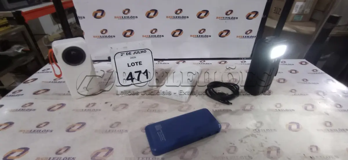 LOTE 471 - 04 POWER BANK DE MARCAS DIVERSAS. (NO ESTADO) ATENÇÃO! FAZER A VISITAÇÃO ANTES DE ARREMATAR, NÃO SABEMOS SE FUNCIONA, LEILÃO NÃO TEM GARANTIA E NEM DEVOLUÇÃO, SUJEITO A POSSÍVEIS AVARIAS VISÍVEIS/OCULTAS E/OU AUSÊNCIA DE COMPONENTES.