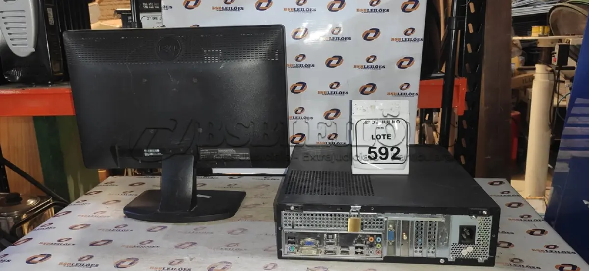 LOTE 592 - 01 MONITOR MARCA DELL E 01 CPU MARCA ITAUTEC. (NO ESTADO) ATENÇÃO! FAZER A VISITAÇÃO ANTES DE ARREMATAR, NÃO SABEMOS SE FUNCIONA, LEILÃO NÃO TEM GARANTIA E NEM DEVOLUÇÃO, SUJEITO A POSSÍVEIS AVARIAS VISÍVEIS/OCULTAS E/OU AUSÊNCIA DE COMPONENTES.