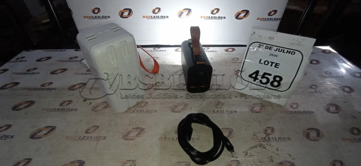 LOTE 458 - 02 POWER BANK. (NO ESTADO) ATENÇÃO! FAZER A VISITAÇÃO ANTES DE ARREMATAR, NÃO SABEMOS SE FUNCIONA, LEILÃO NÃO TEM GARANTIA E NEM DEVOLUÇÃO, SUJEITO A POSSÍVEIS AVARIAS VISÍVEIS/OCULTAS E/OU AUSÊNCIA DE COMPONENTES.