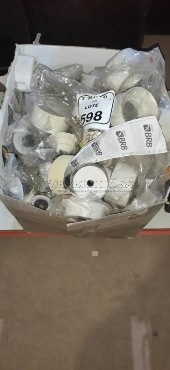 LOTE 598 - 01 LOTE COM GRANDE QUANTIDADE DE ACOPLAMENTOS E BASE DE LIQUIDIFICADORES. (NO ESTADO) ATENÇÃO! FAZER A VISITAÇÃO ANTES DE ARREMATAR, NÃO SABEMOS SE FUNCIONA, LEILÃO NÃO TEM GARANTIA E NEM DEVOLUÇÃO, SUJEITO A POSSÍVEIS AVARIAS VISÍVEIS/OCULTAS E/OU AUSÊNCIA DE COMPONENTES.