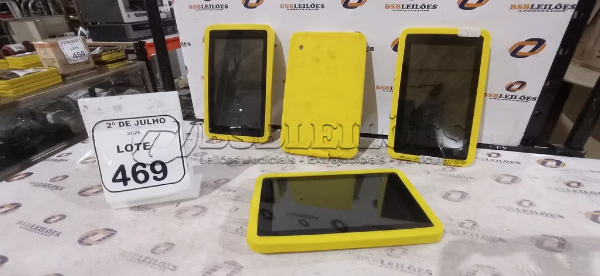 LOTE 469 - 04 TABLETS MARCA CCE. (NO ESTADO) ATENÇÃO! FAZER A VISITAÇÃO ANTES DE ARREMATAR, NÃO SABEMOS SE FUNCIONA, LEILÃO NÃO TEM GARANTIA E NEM DEVOLUÇÃO, SUJEITO A POSSÍVEIS AVARIAS VISÍVEIS/OCULTAS E/OU AUSÊNCIA DE COMPONENTES.
