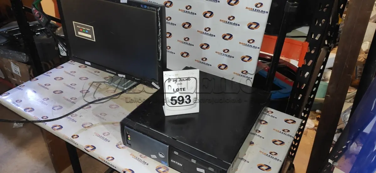 LOTE 593 - 01 MONITOR MARCA SAMSUNG E 01 CPU MARCA DATEN. (NO ESTADO) ATENÇÃO! FAZER A VISITAÇÃO ANTES DE ARREMATAR, NÃO SABEMOS SE FUNCIONA, LEILÃO NÃO TEM GARANTIA E NEM DEVOLUÇÃO, SUJEITO A POSSÍVEIS AVARIAS VISÍVEIS/OCULTAS E/OU AUSÊNCIA DE COMPONENTES.