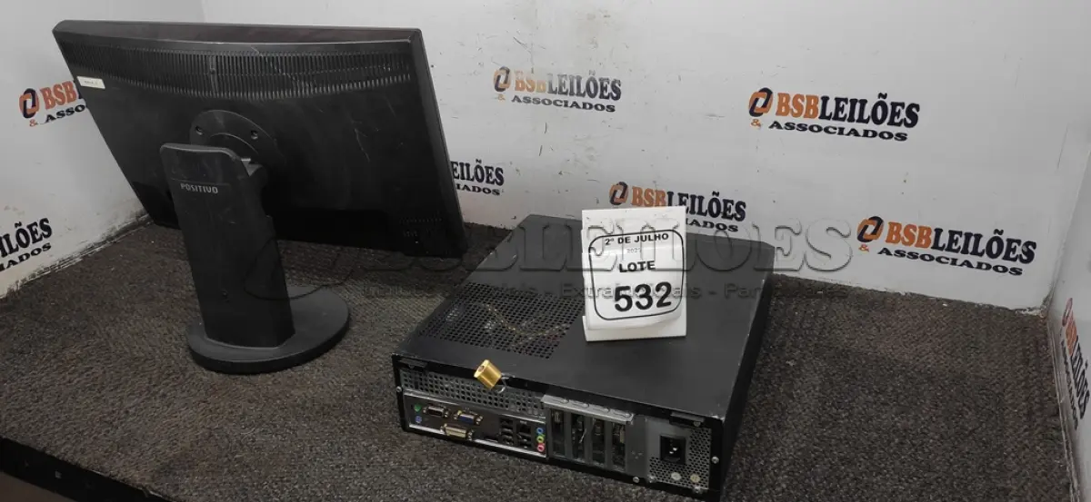 LOTE 532 - 01 MONITOR MARCA POSITIVO E 01 CPU MARCA ITAUTEC. (NO ESTADO) ATENÇÃO! FAZER A VISITAÇÃO ANTES DE ARREMATAR, NÃO SABEMOS SE FUNCIONA, LEILÃO NÃO TEM GARANTIA E NEM DEVOLUÇÃO, SUJEITO A POSSÍVEIS AVARIAS VISÍVEIS/OCULTAS E/OU AUSÊNCIA DE COMPONENTES.
