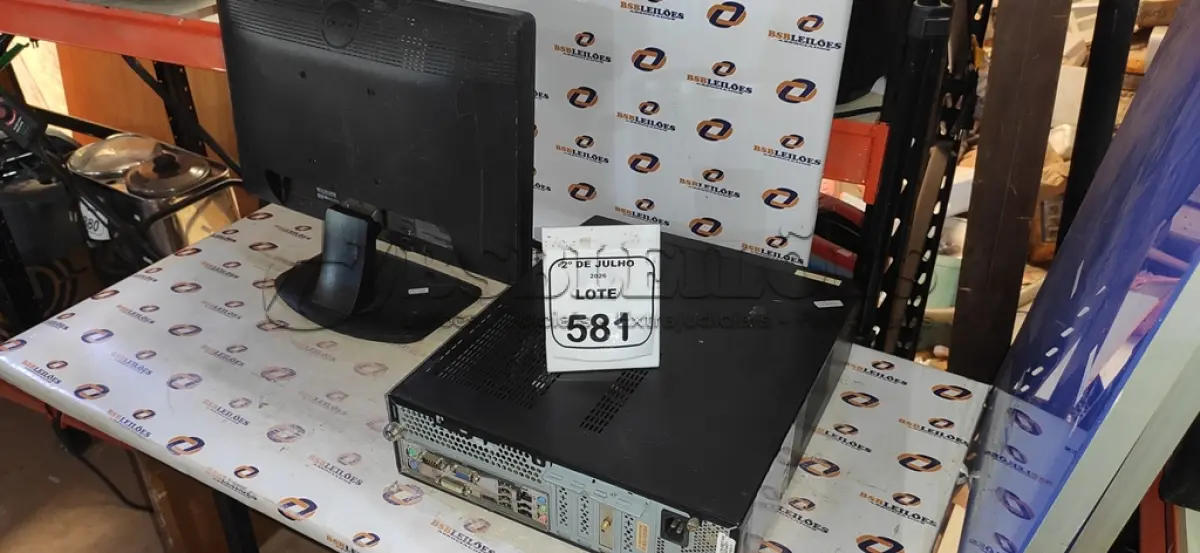 LOTE 581 - 01 MONITOR MARCA DELL E 01 CPU MARCA SAMSUNG. (NO ESTADO) ATENÇÃO! FAZER A VISITAÇÃO ANTES DE ARREMATAR, NÃO SABEMOS SE FUNCIONA, LEILÃO NÃO TEM GARANTIA E NEM DEVOLUÇÃO, SUJEITO A POSSÍVEIS AVARIAS VISÍVEIS/OCULTAS E/OU AUSÊNCIA DE COMPONENTES.