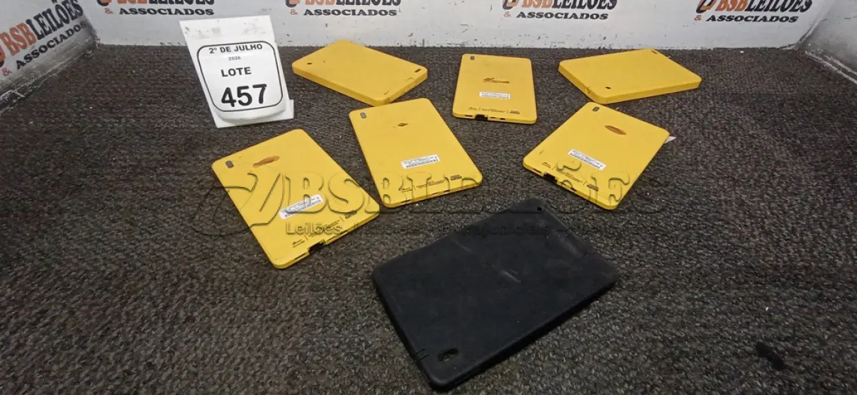 LOTE 457 - 04 TABLETS MARCA CCE. (NO ESTADO) ATENÇÃO! FAZER A VISITAÇÃO ANTES DE ARREMATAR, NÃO SABEMOS SE FUNCIONA, LEILÃO NÃO TEM GARANTIA E NEM DEVOLUÇÃO, SUJEITO A POSSÍVEIS AVARIAS VISÍVEIS/OCULTAS E/OU AUSÊNCIA DE COMPONENTES.