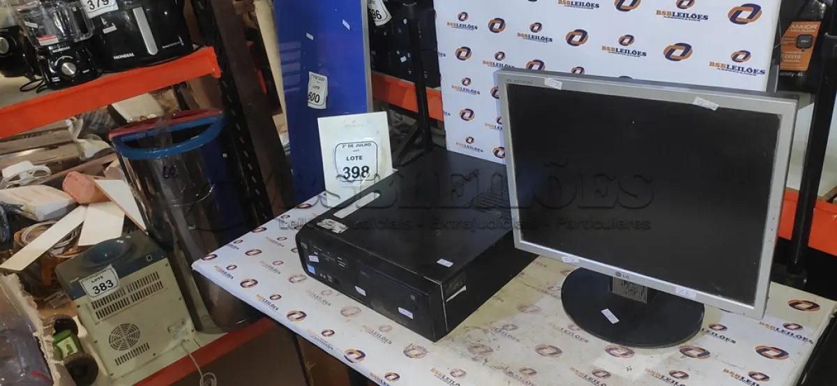 LOTE 398 - 01 MONITOR MARCA LG E 01 CPU MARCA N3. (NO ESTADO) ATENÇÃO! FAZER A VISITAÇÃO ANTES DE ARREMATAR, NÃO SABEMOS SE FUNCIONA, LEILÃO NÃO TEM GARANTIA E NEM DEVOLUÇÃO, SUJEITO A POSSÍVEIS AVARIAS VISÍVEIS/OCULTAS E/OU AUSÊNCIA DE COMPONENTES.