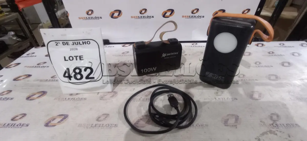 LOTE 482 - 02 POWER BANK. (NO ESTADO) ATENÇÃO! FAZER A VISITAÇÃO ANTES DE ARREMATAR, NÃO SABEMOS SE FUNCIONA, LEILÃO NÃO TEM GARANTIA E NEM DEVOLUÇÃO, SUJEITO A POSSÍVEIS AVARIAS VISÍVEIS/OCULTAS E/OU AUSÊNCIA DE COMPONENTES.