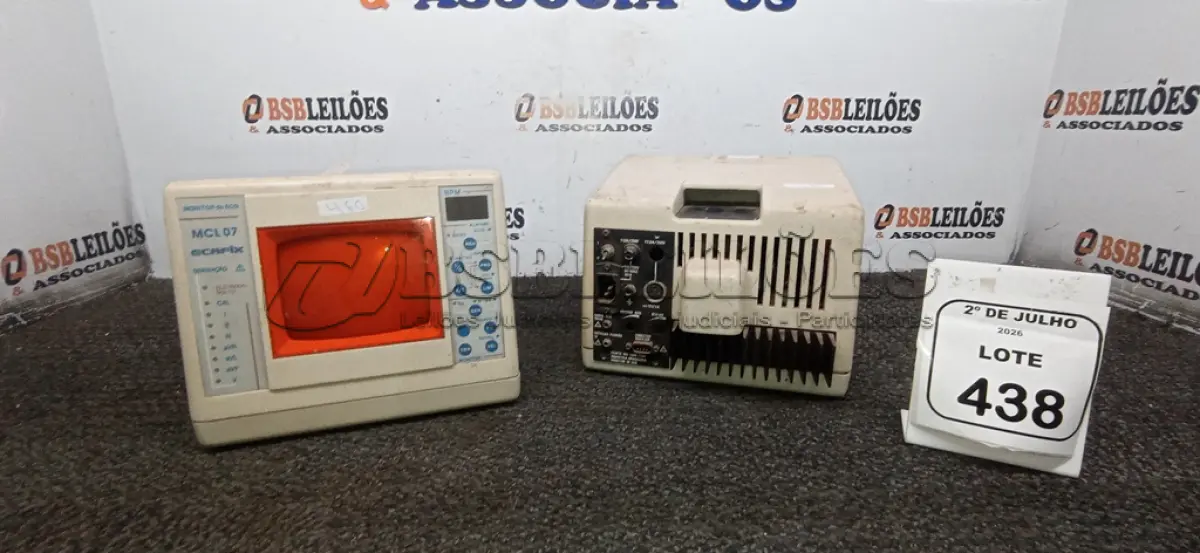 LOTE 438 - 02 MONITORES CARDÍACOS MODELO MCL 07 MARCA ECAFIX. (NO ESTADO) ATENÇÃO! FAZER A VISITAÇÃO ANTES DE ARREMATAR, NÃO SABEMOS SE FUNCIONA, LEILÃO NÃO TEM GARANTIA E NEM DEVOLUÇÃO, SUJEITO A POSSÍVEIS AVARIAS VISÍVEIS/OCULTAS E/OU AUSÊNCIA DE COMPONENTES.