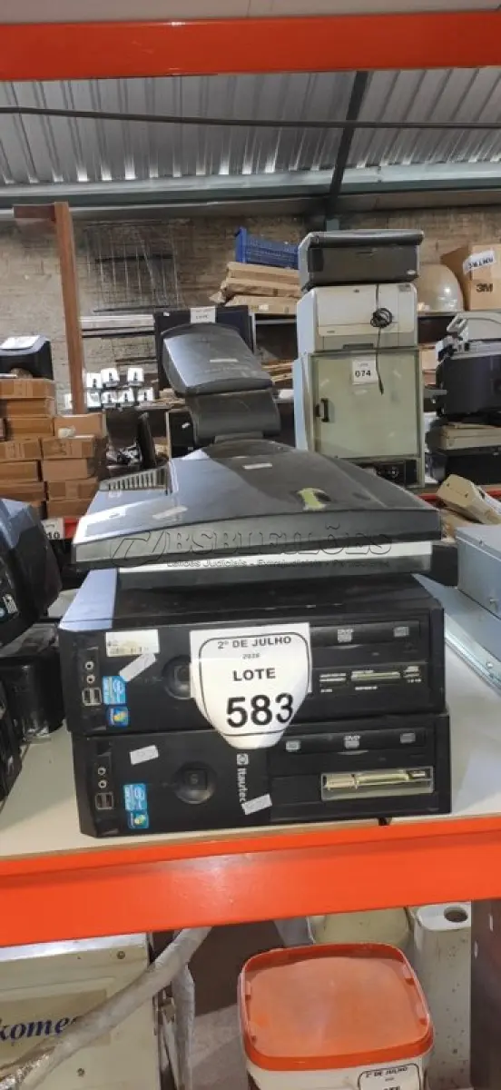 LOTE 583 - 02 CPUS MARCA ITAUTEC E 02 MONITORES MARCA POSITIVO. (NO ESTADO) ATENÇÃO! FAZER A VISITAÇÃO ANTES DE ARREMATAR, NÃO SABEMOS SE FUNCIONA, LEILÃO NÃO TEM GARANTIA E NEM DEVOLUÇÃO, SUJEITO A POSSÍVEIS AVARIAS VISÍVEIS/OCULTAS E/OU AUSÊNCIA DE COMPONENTES.