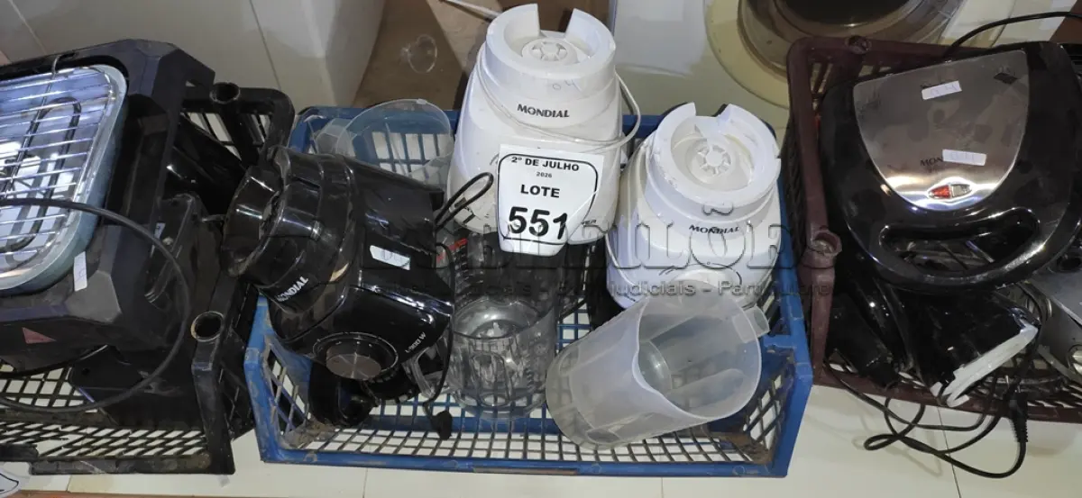 LOTE 551 - 04 LIQUIDIFICADORES MARCA MONDIAL PARA RETIRADA DE PEÇAS. (NO ESTADO) ATENÇÃO! FAZER A VISITAÇÃO ANTES DE ARREMATAR, NÃO SABEMOS SE FUNCIONA, LEILÃO NÃO TEM GARANTIA E NEM DEVOLUÇÃO, SUJEITO A POSSÍVEIS AVARIAS VISÍVEIS/OCULTAS E/OU AUSÊNCIA DE COMPONENTES.