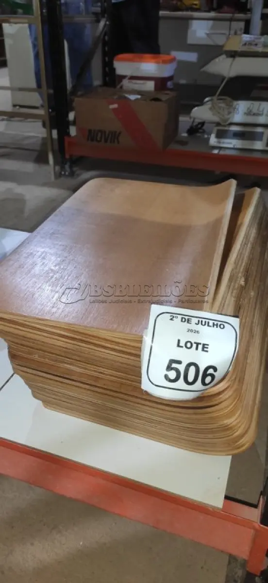 LOTE 506 - 20 PLACAS DE MADEIRA. (NO ESTADO) ATENÇÃO! FAZER A VISITAÇÃO ANTES DE ARREMATAR, NÃO SABEMOS SE FUNCIONA, LEILÃO NÃO TEM GARANTIA E NEM DEVOLUÇÃO, SUJEITO A POSSÍVEIS AVARIAS VISÍVEIS/OCULTAS E/OU AUSÊNCIA DE COMPONENTES.